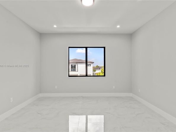 4240 SW 84th Ave, Miami FL 33155