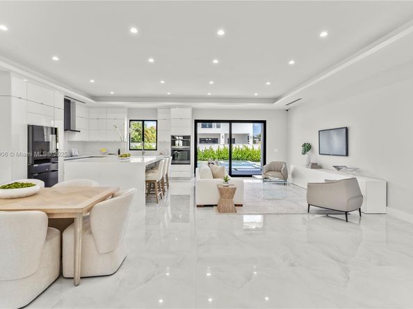 4240 SW 84th Ave, Miami FL 33155