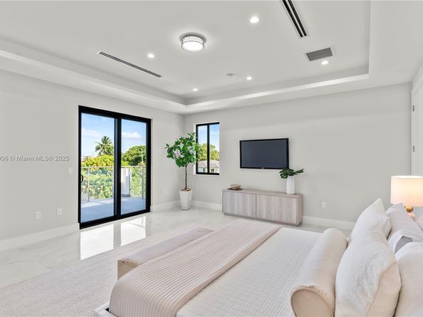 4240 SW 84th Ave, Miami FL 33155