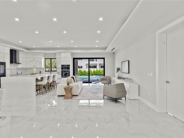 4240 SW 84th Ave, Miami FL 33155