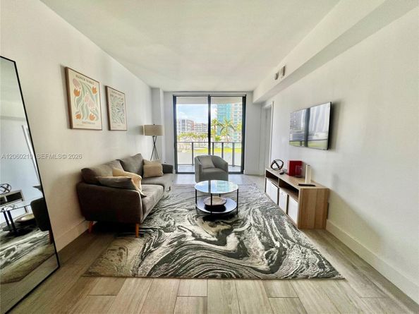 121 NE 34th St 803, Miami FL 33137