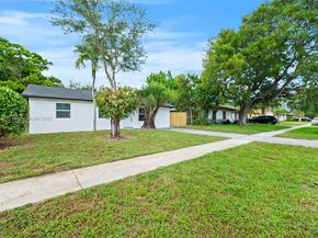 8201 SW 7th Ct, North Lauderdale FL 33068