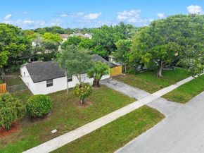 8201 SW 7th Ct, North Lauderdale FL 33068