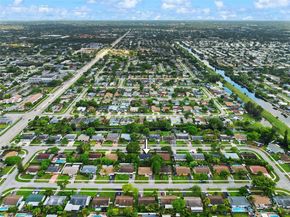 8201 SW 7th Ct, North Lauderdale FL 33068