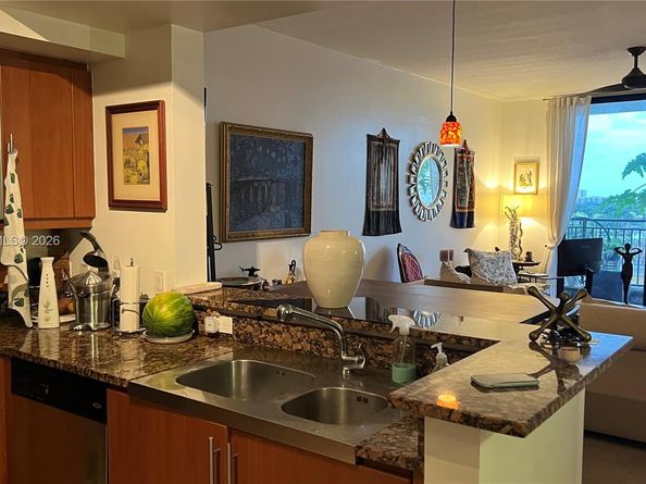 888 Douglas 806, Coral Gables FL 33134