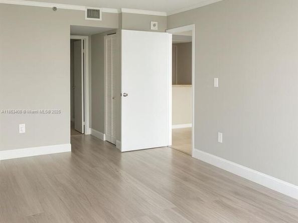 555 NE 15th St 32D, Miami FL 33132