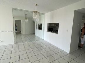 9235 Lagoon Pl 407, Davie FL 33324