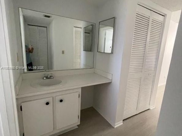 9235 Lagoon Pl 407, Davie FL 33324