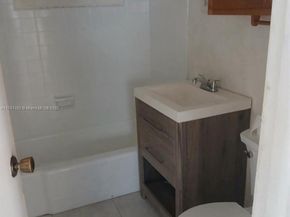 658 SW 1st Ct, Boynton Beach FL 33426
