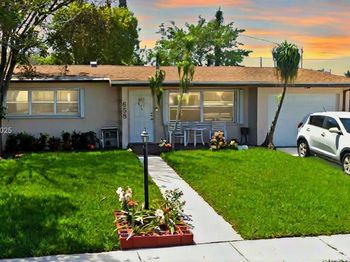 658 SW 1st Ct