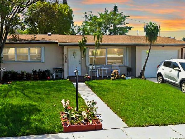 658 SW 1st Ct, Boynton Beach FL 33426