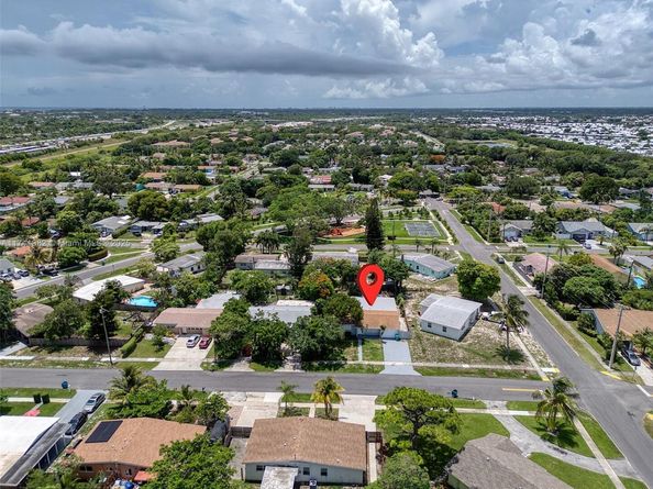 658 SW 1st Ct, Boynton Beach FL 33426