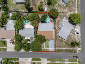 658 SW 1st Ct, Boynton Beach FL 33426