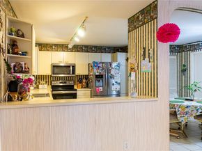 220 NE 211th St, Miami FL 33179