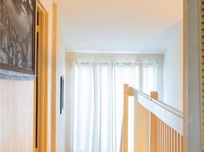 220 NE 211th St, Miami FL 33179