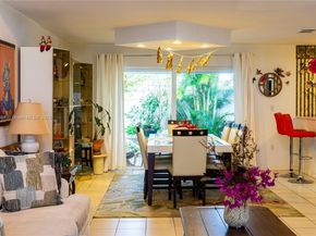 220 NE 211th St, Miami FL 33179