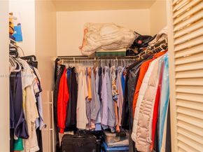 220 NE 211th St, Miami FL 33179