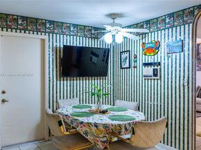 220 NE 211th St, Miami FL 33179