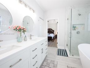 972 NE 36th Ave, Homestead FL 33033