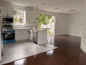 318 NW 153rd Ave, Pembroke Pines FL 33028