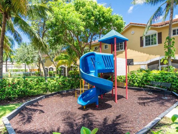 8138 SW 17th Ct, North Lauderdale FL 33068
