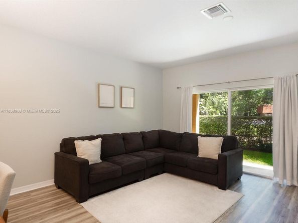 8138 SW 17th Ct, North Lauderdale FL 33068