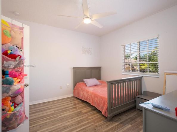 8138 SW 17th Ct, North Lauderdale FL 33068