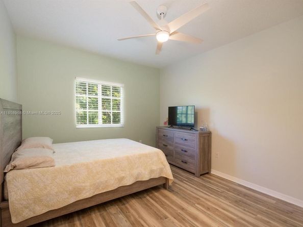 8138 SW 17th Ct, North Lauderdale FL 33068