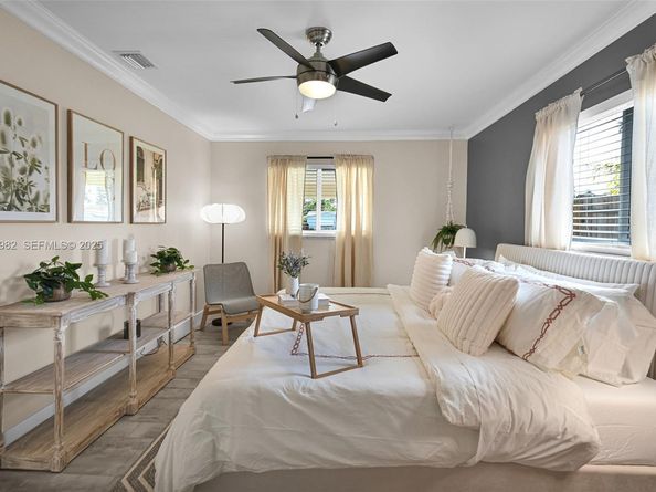 4851 NE 13th Ave, Oakland Park FL 33334