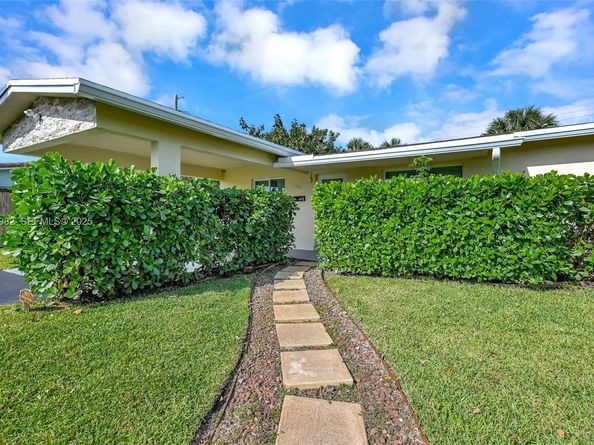 4851 NE 13th Ave, Oakland Park FL 33334