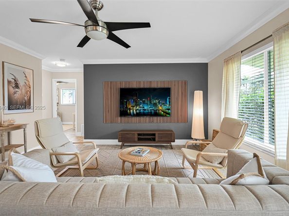 4851 NE 13th Ave, Oakland Park FL 33334