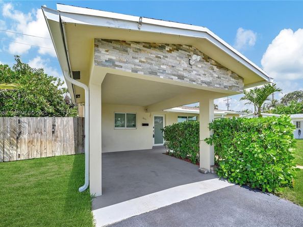 4851 NE 13th Ave, Oakland Park FL 33334