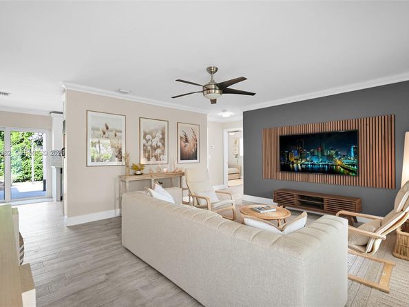 4851 NE 13th Ave, Oakland Park FL 33334