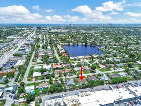4851 NE 13th Ave, Oakland Park FL 33334