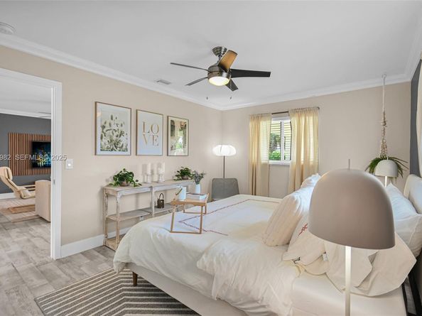 4851 NE 13th Ave, Oakland Park FL 33334