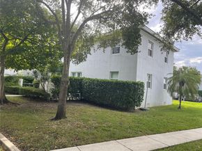 7620 SW 54th Ct 19C, Miami FL 33143