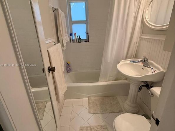 7620 SW 54th Ct 19C, Miami FL 33143