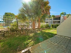 301 Racquet Club Rd 104, Weston FL 33326