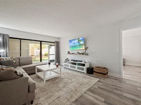 301 Racquet Club Rd 104, Weston FL 33326