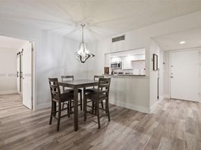 301 Racquet Club Rd 104, Weston FL 33326