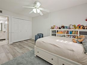 301 Racquet Club Rd 104, Weston FL 33326