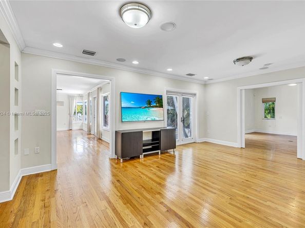 911 Mariana Ave, Coral Gables FL 33134