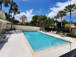 200 SW 95th Ter 200, Pembroke Pines FL 33025