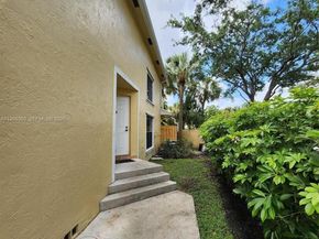 200 SW 95th Ter 200, Pembroke Pines FL 33025