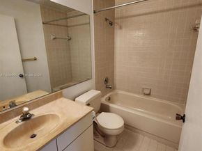 200 SW 95th Ter 200, Pembroke Pines FL 33025