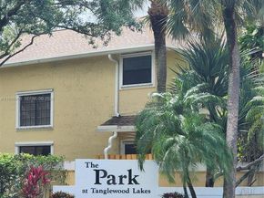 200 SW 95th Ter 200, Pembroke Pines FL 33025