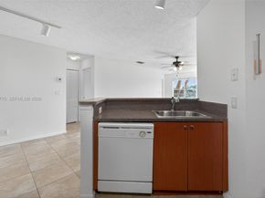 3390 N Pinewalk Dr N 1026, Margate FL 33063