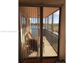 20860 San Simeon Way 4076, Miami FL 33179