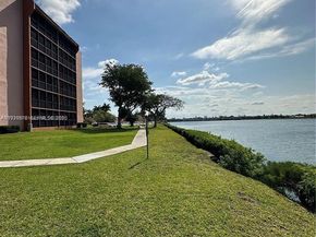 20860 San Simeon Way 4076, Miami FL 33179