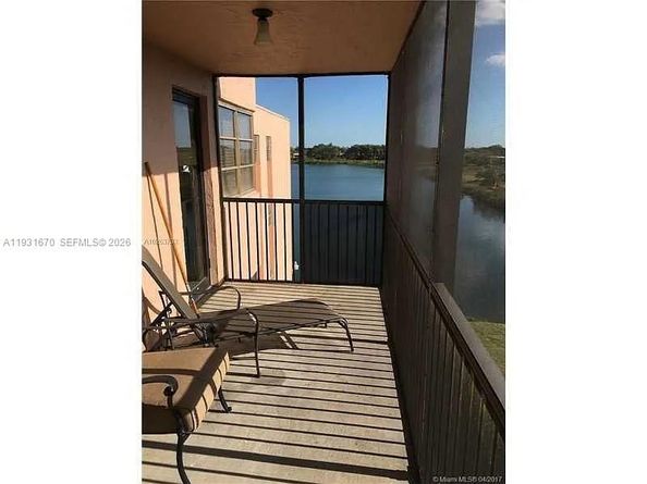 20860 San Simeon Way 4076, Miami FL 33179